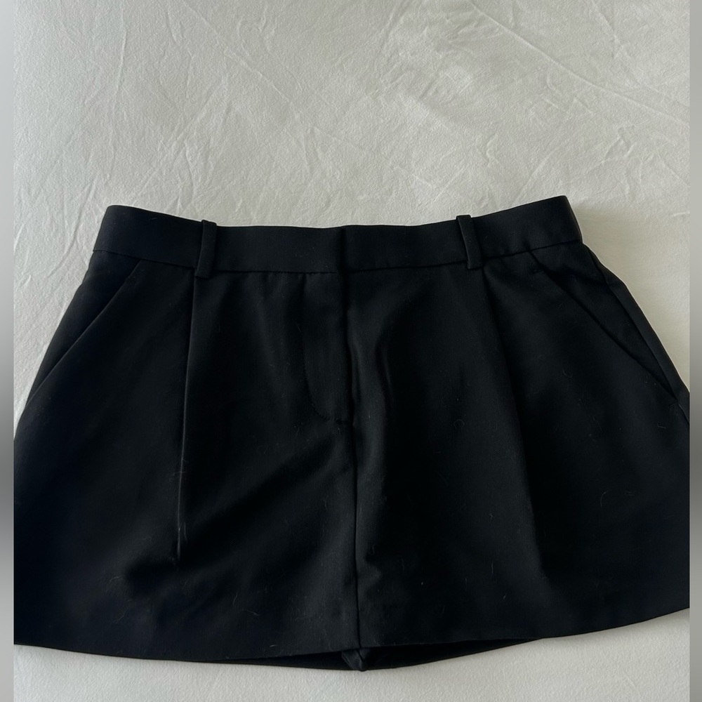 Abercrombie Mid Rise Pleated Mini Skort